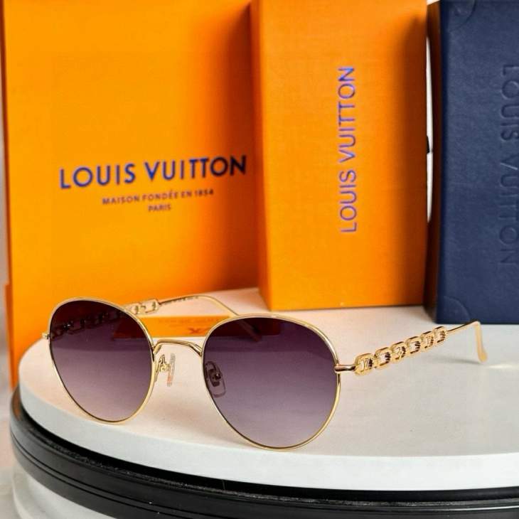 Picture of Louis Vuitton Sunglasses _SKUfw74861347fw